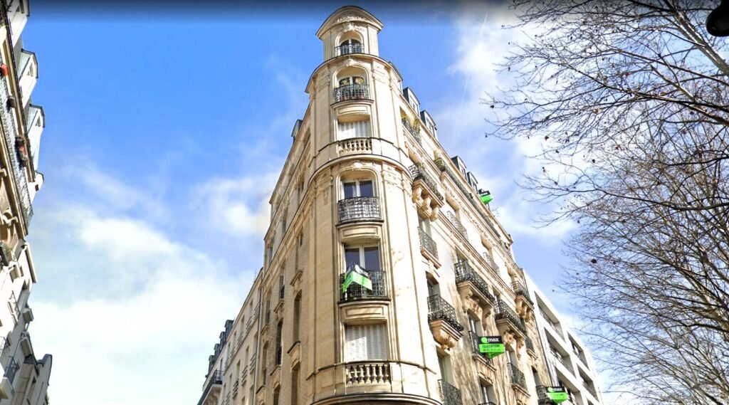 Paris 2 bedrooms chic apartment for Rent in 18th district